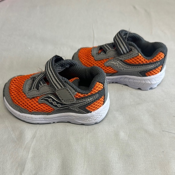 Saucony Orange and Gray Sneakers with Velcro Closure - Picture 3 of 7